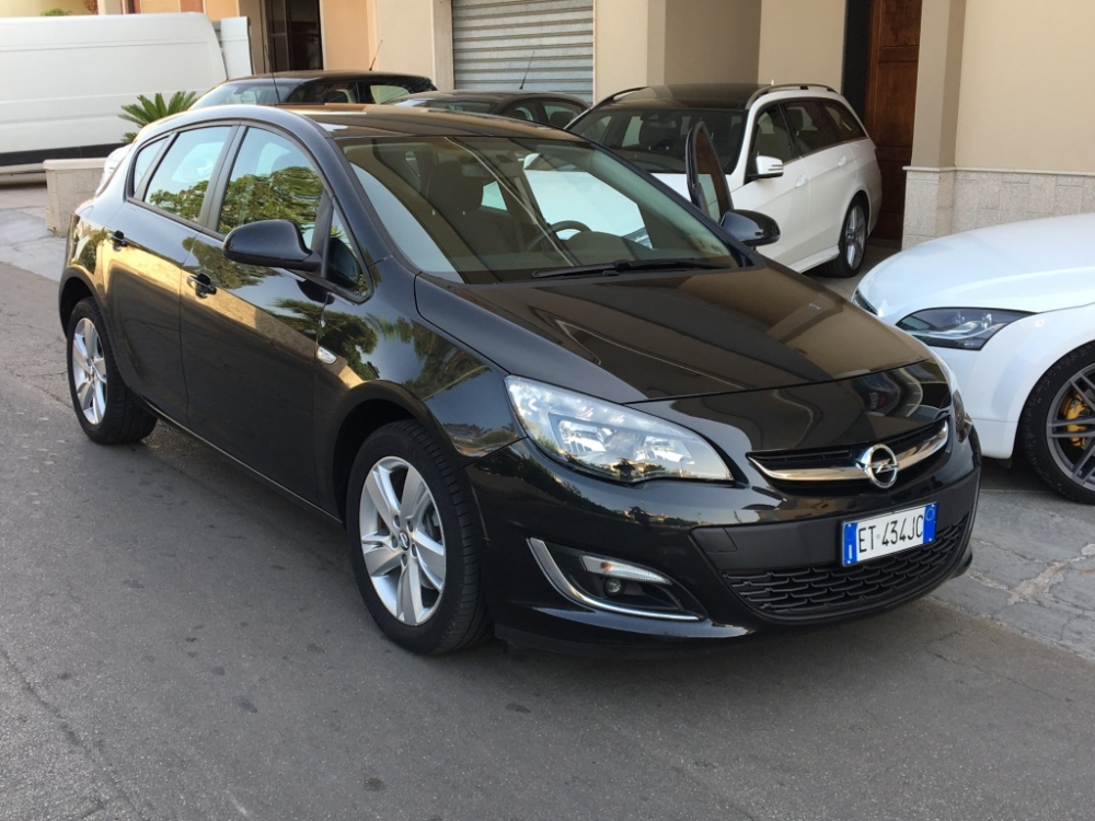 Opel astra - 2013